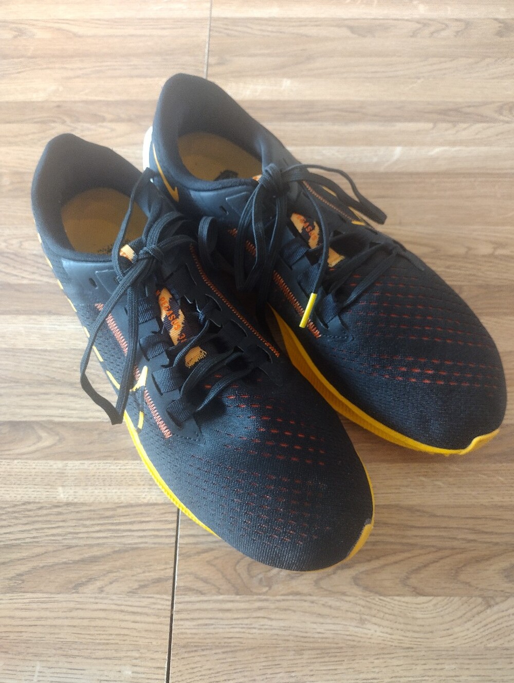 Mens Size 9.5 Nike Air Zoom Pegasus 38 Black University Gold DM7602-001 Sneakers